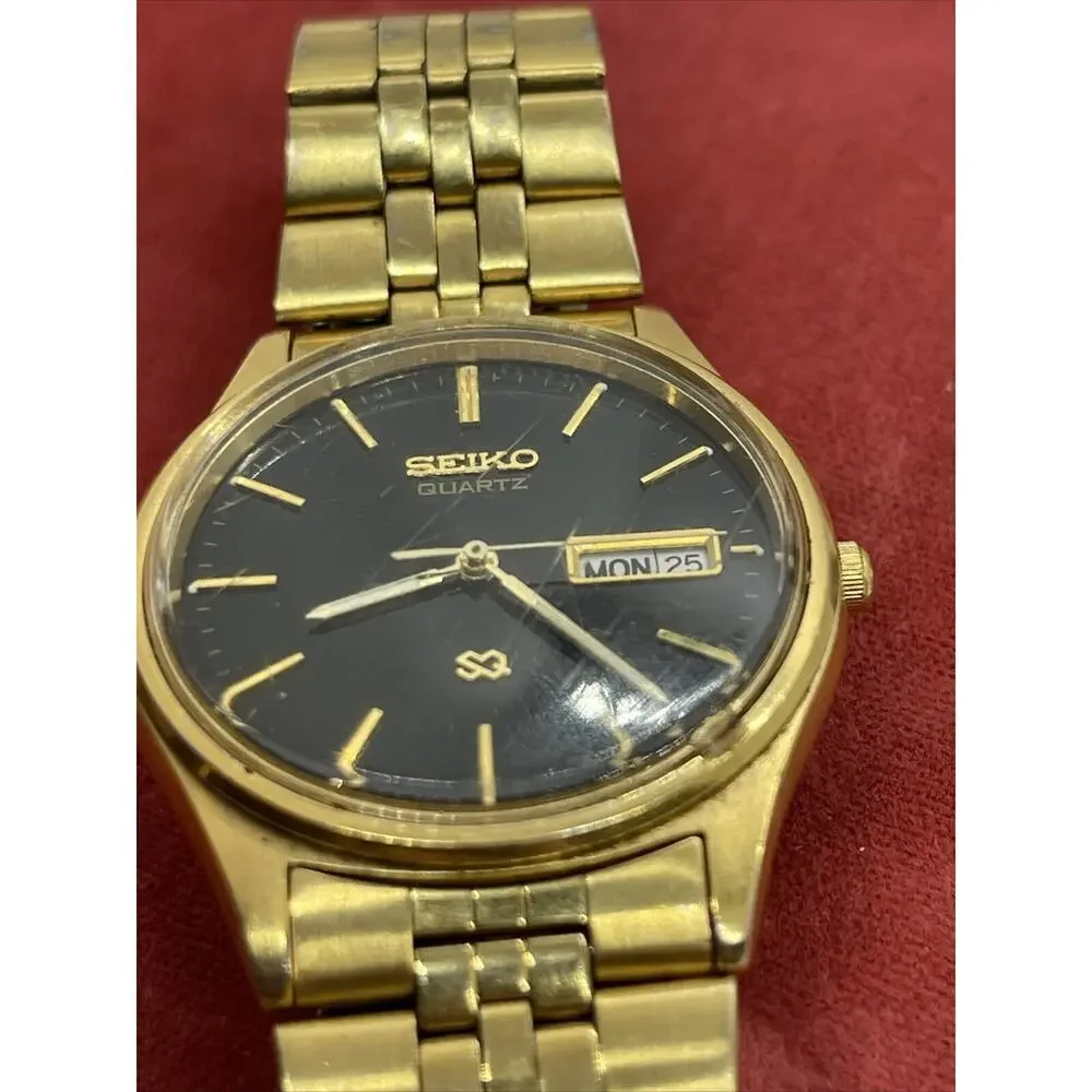 Vintage Seiko watch 5Y23-8049 Gold Tone Quartz SQ day/date Dead Battery Black
